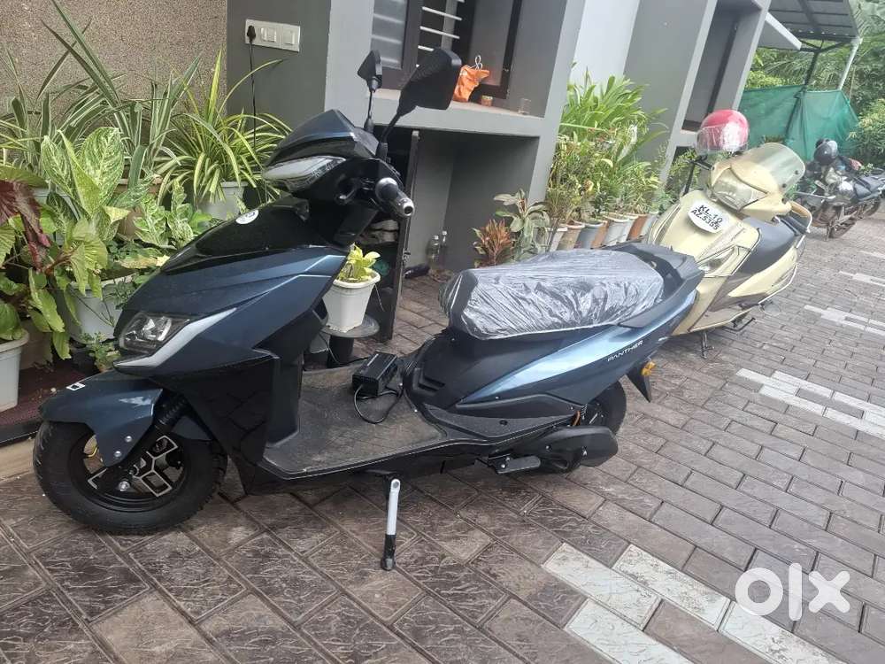 HEURIX Ev scooty