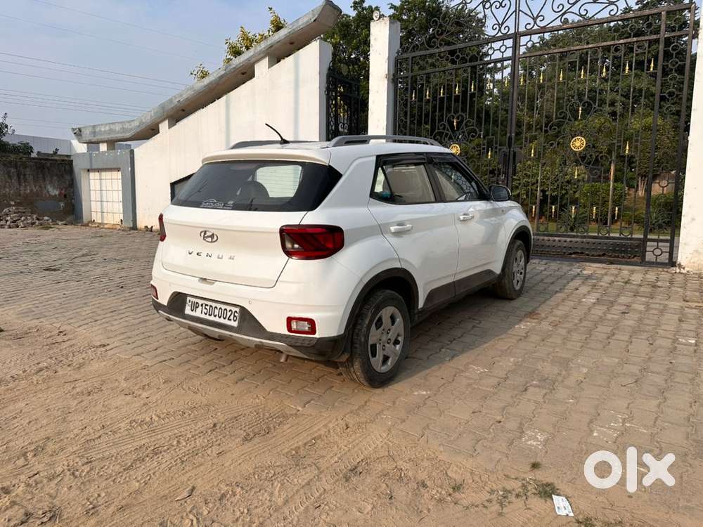 Hyundai Venue Petrol Manual 2019