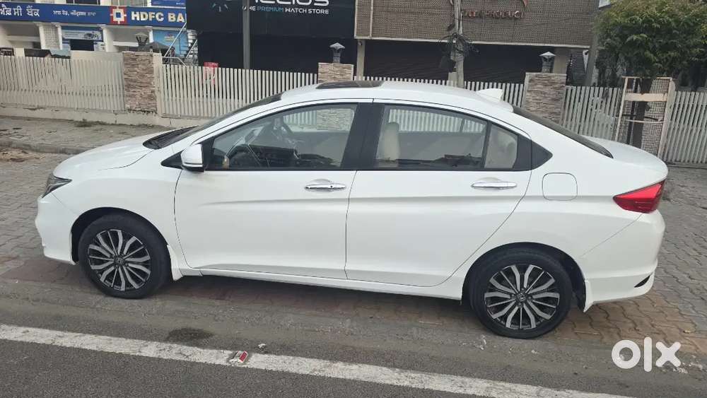 Honda City 1.5 Vx 2017 Sunroof Top Model