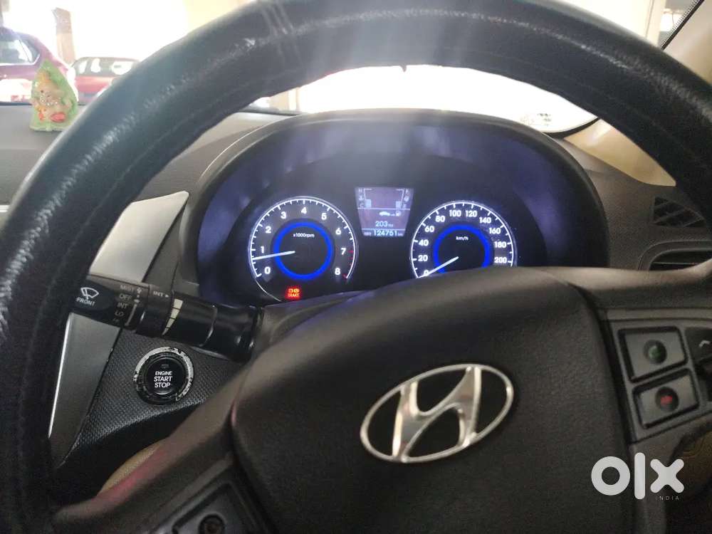 Hyundai Fluidic Verna 2015