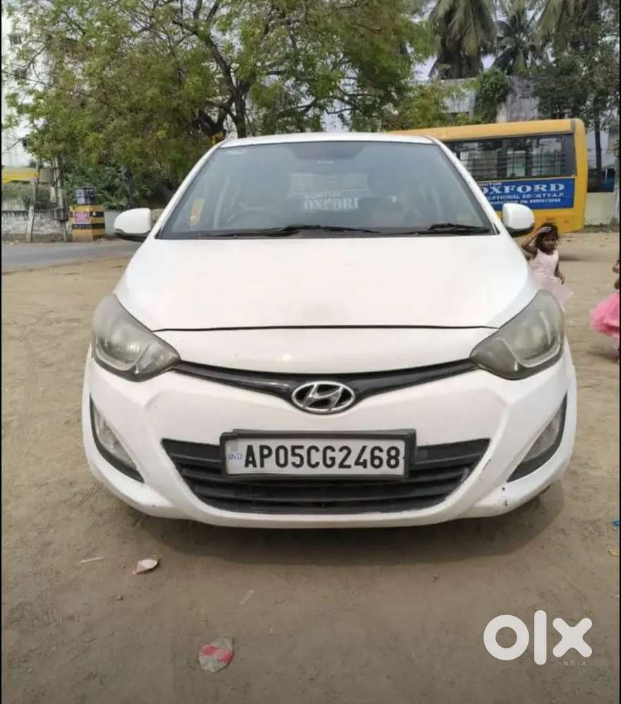 Hyundai I20 Spotz Diesel 2012 Engine Full Quality Gud Tyres New Batter