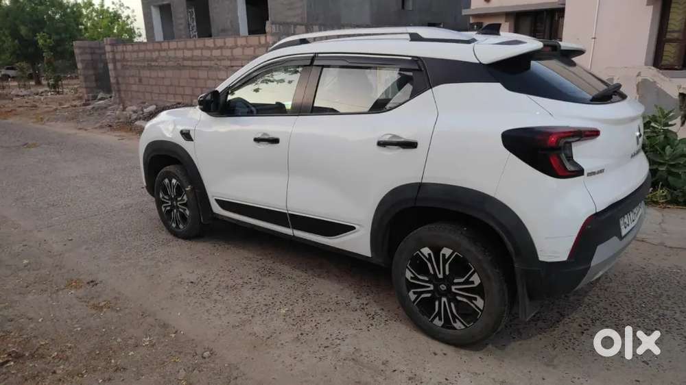 Renault Kiger Rxz Amt 2023 Petrol Dual Tone