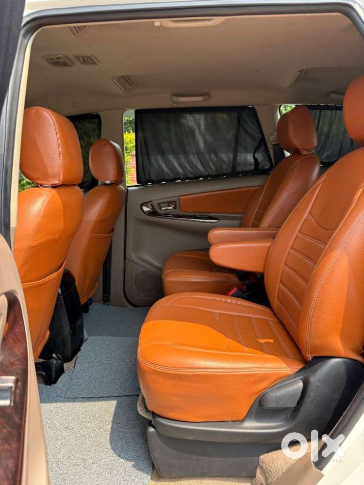 Toyota Innova 2.5 V 8 Str, 2015, Diesel