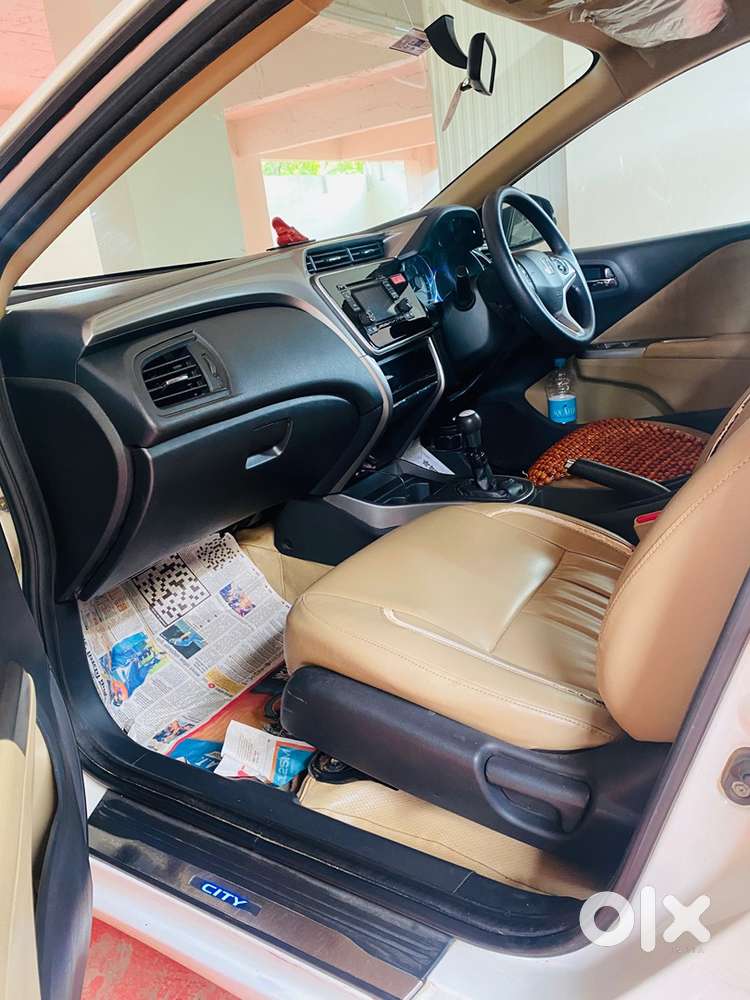 Honda City 1.5 V 2015