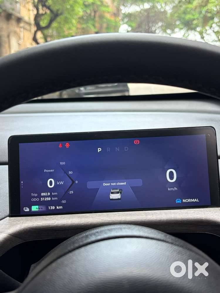 Mg Windsor Ev 2025 Electric 30000 Km Driven