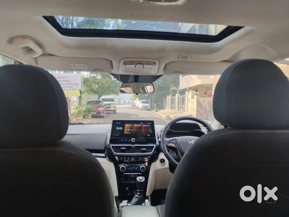 Mahindra Xuv 3xo Ax5 Pm Mt, 2024, Petrol