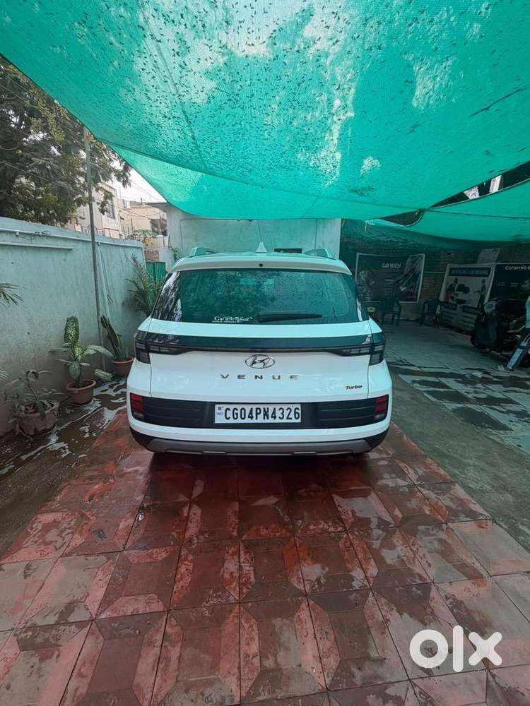 Hyundai Venue 2024 Petrol Good Condition