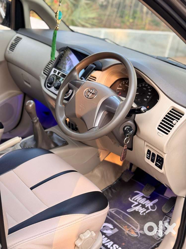 Toyota Innova 2.5 G (diesel) 8 Seater Bs Iv, 2014, Diesel