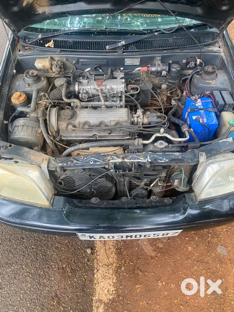 Maruti Suzuki Esteem Petrol 2005