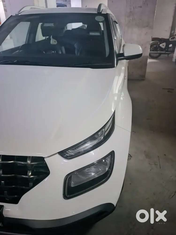 Hyundai Venue 2019 Cng & Hybrids 65500 Km Driven