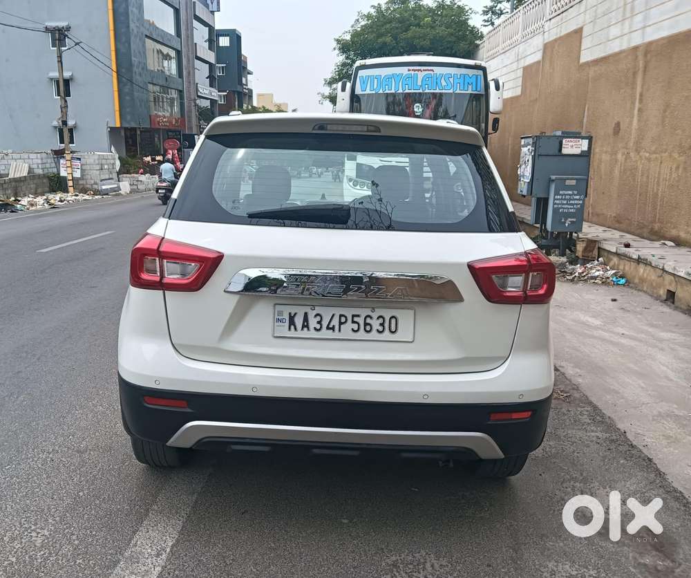Maruti Suzuki Brezza 1.5 Zxi Smart Hybrid, 2022, Petrol