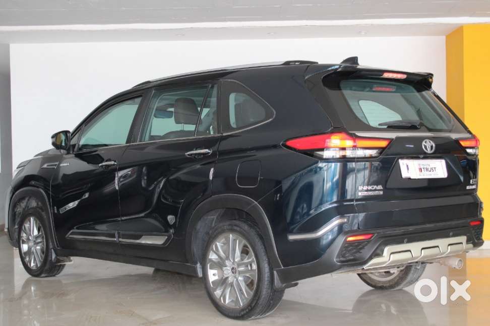 Toyota Innova Hycross 2.0 Zx Hybrid 7 Str, 2024, Petrol