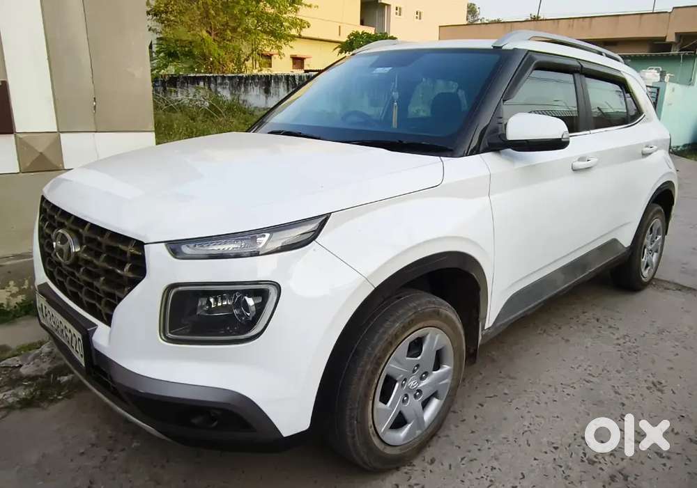 Hyundai Venue 2021 Petrol Well Maintained