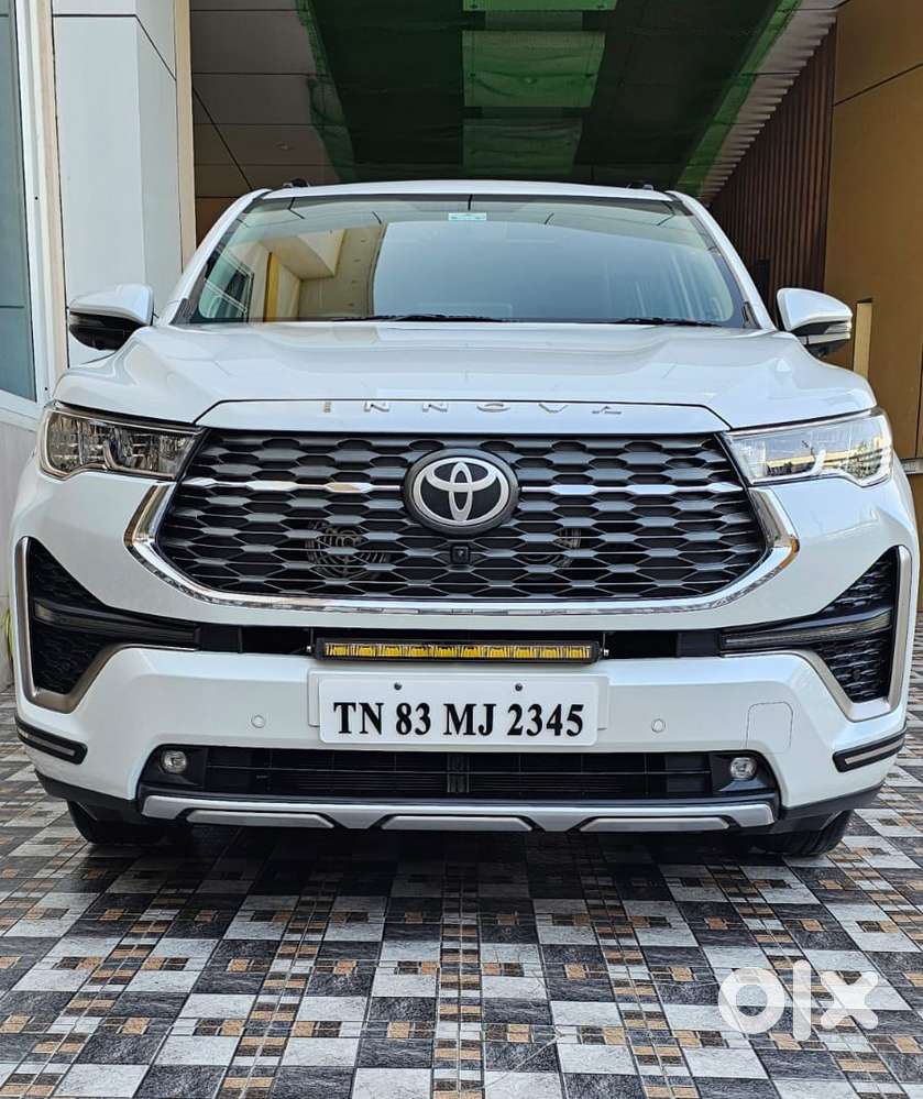 Toyota Innova Hycross 2.0 Zx (o) Hybrid 7 Str, 2025, Petrol