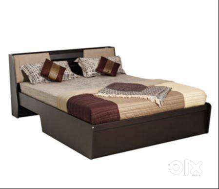 King Size Bed & 3 door wardrobe