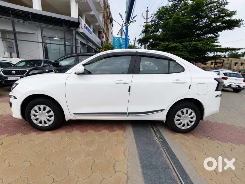 Maruti Suzuki Dzire Vxi Ags, 2025, Petrol