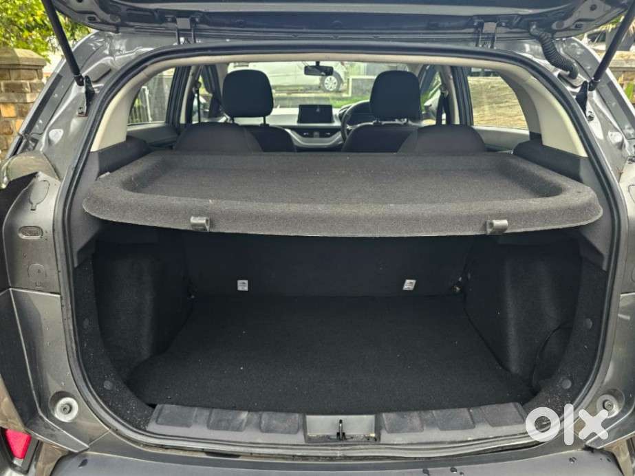 Tata Nexon 1.2 Revotron Xt, 2023, Petrol