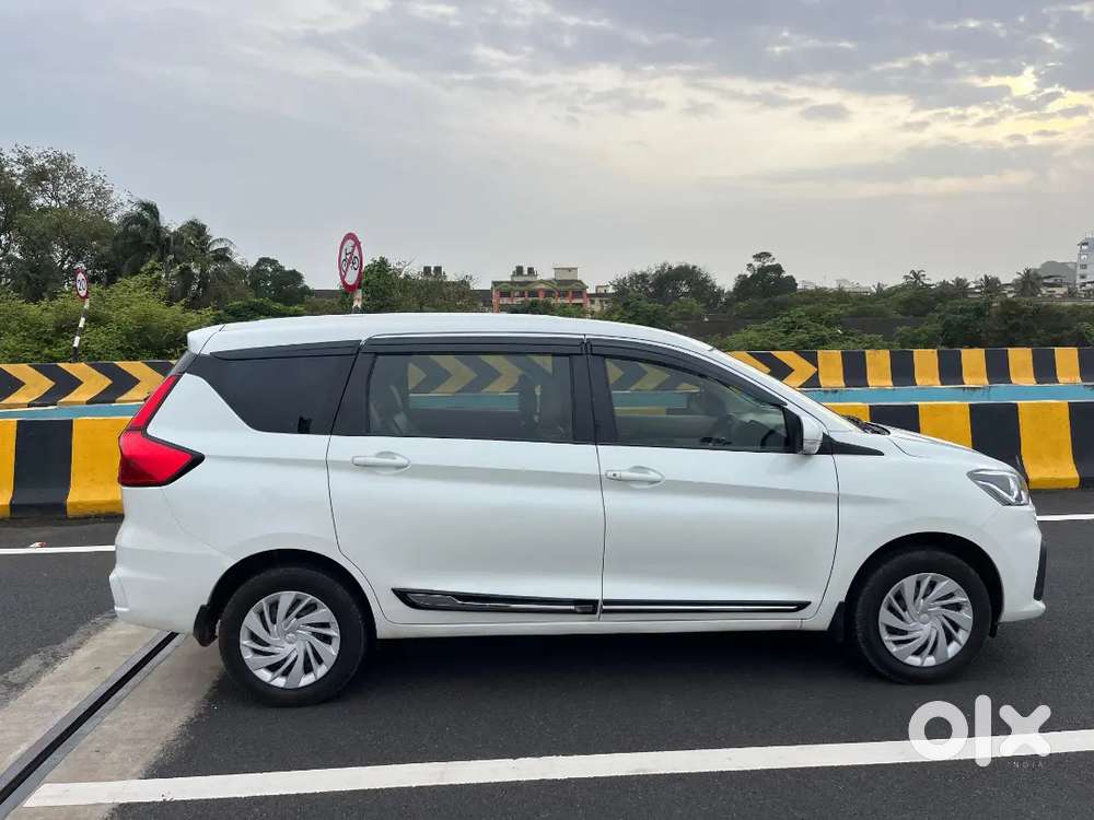 Maruti Suzuki Ertiga 2023 August Petrol 24200 Km Driven