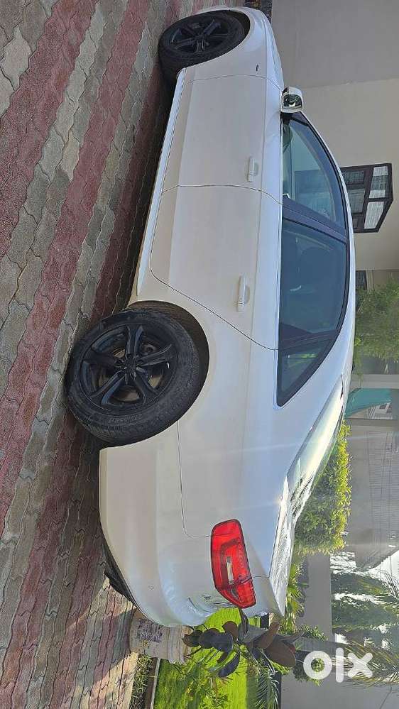 Audi A4 2.0 Tdi Premium With Sunroof, 2015, Diesel