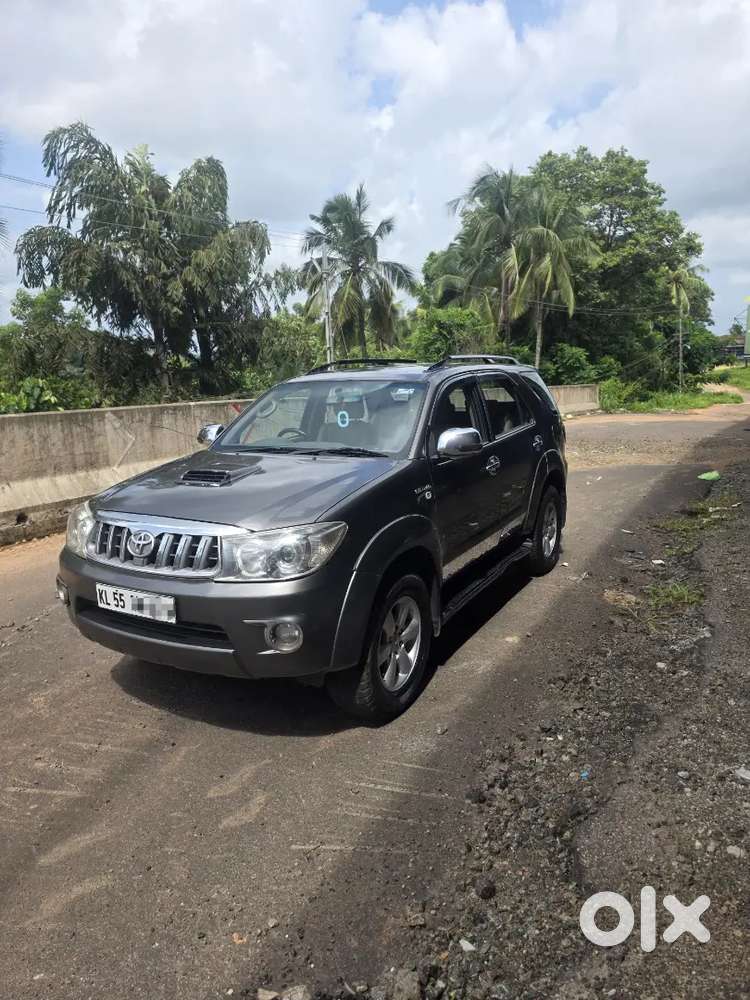 Toyota Fortuner 2010