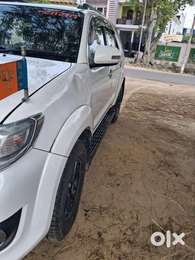 Toyota Fortuner Legender 2015 Diesel 240000 Km Driven