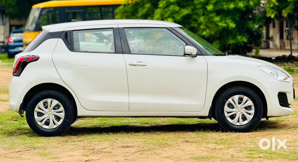 Maruti Suzuki Swift Vxi + Manual, 2021, Petrol