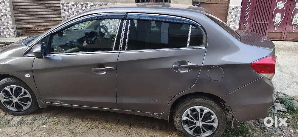 2015 Honda Amaze डीज़ल ऑटोमैटिक