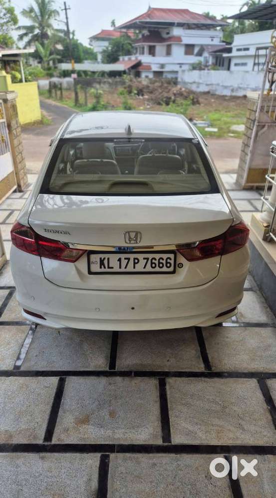 Toyota Innova Crysta 2.4 G Mt, 2023, Diesel