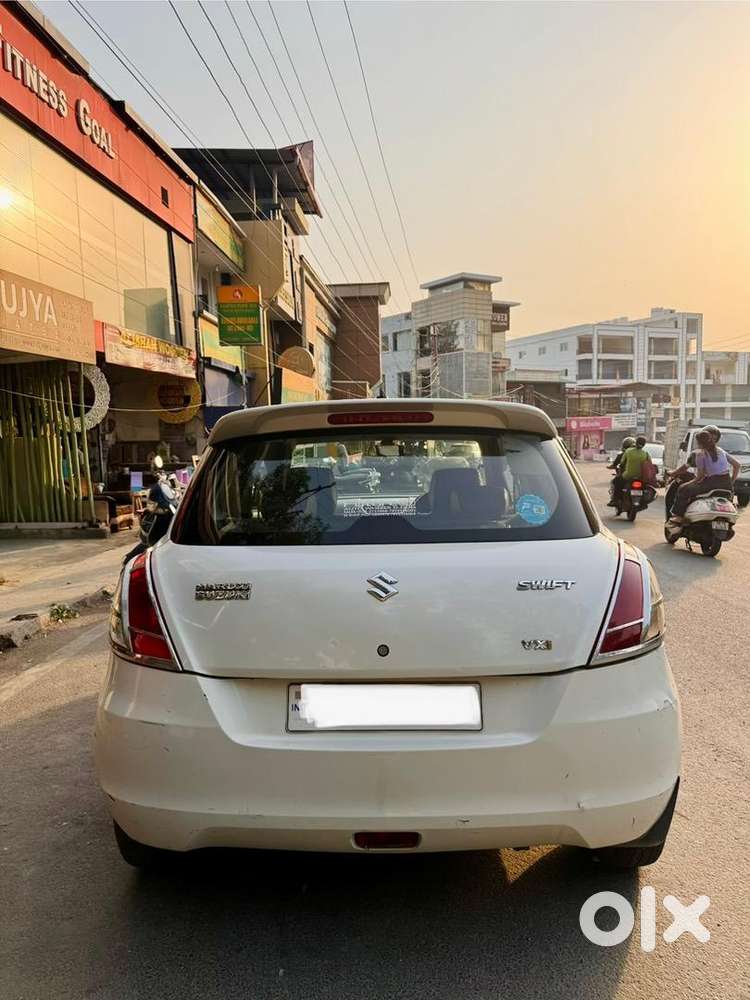 Maruti Suzuki Swift Vxi Petrol - 2014