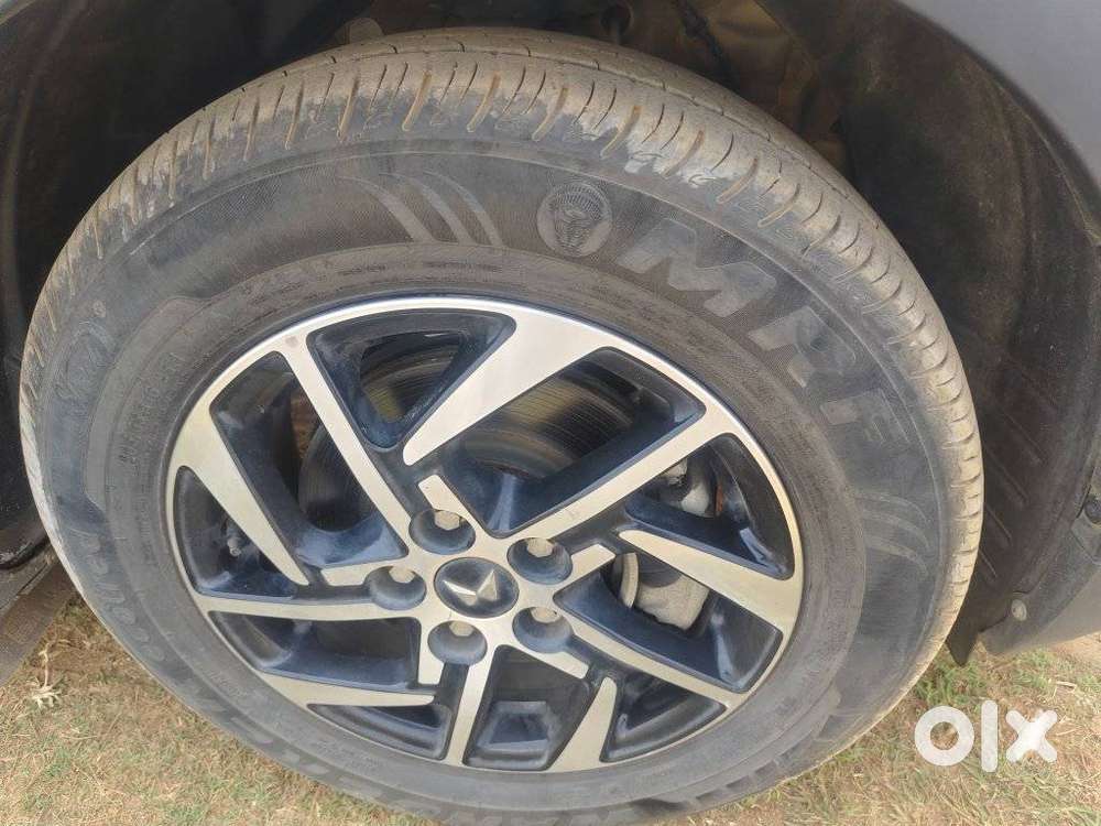 Mahindra Xuv300 W8 Option Dual Tone, 2022