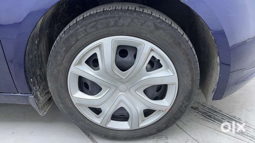 Tata Altroz Xma Plus (s), 2025, Petrol