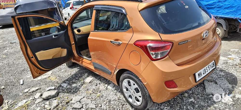 Grand I10 Sportz Top Model