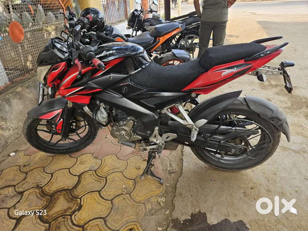 Olx Pulsar Ns 200 In Second Hand Pulsar Ns200 Pulsar 200 Old Model