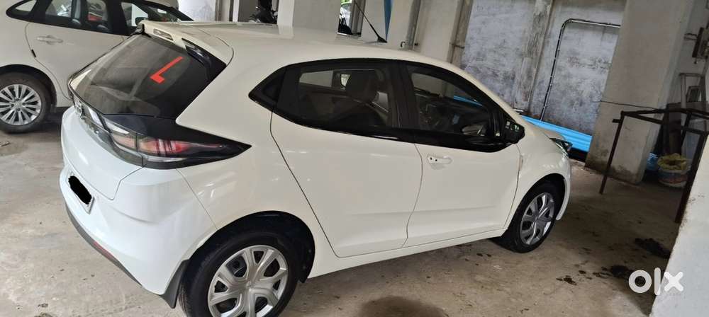 Tata Altroz Petrol 2021