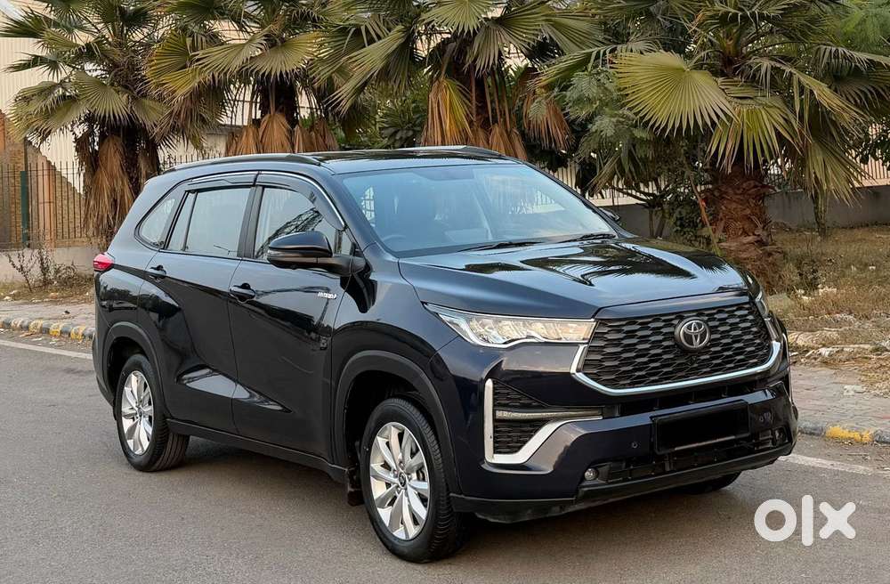 Toyota Innova Hycross 2.0 Vx Hybrid 7 Str, 2023, Petrol