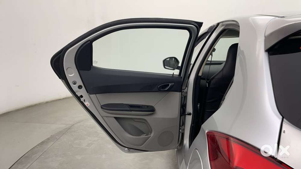 Tata Tiago 1.2 Revotron Xm, 2017, Petrol