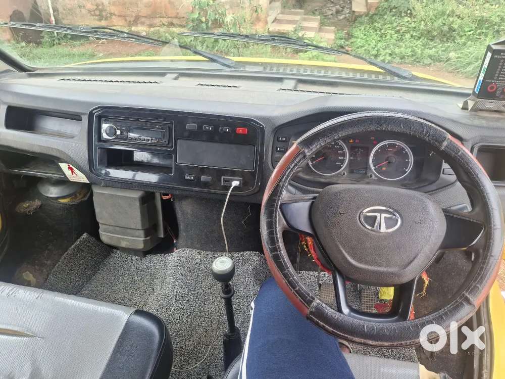 Tata Winger Deluxe 2022