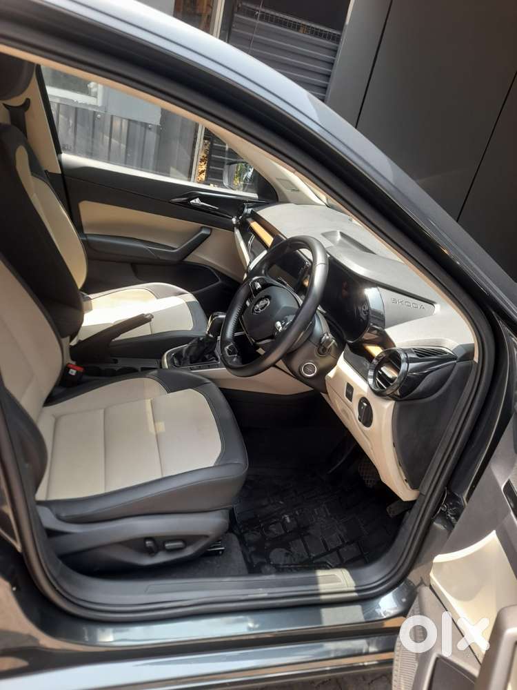 Skoda Slavia Ambition 1.5l Tsi Dsg Dual Tone, 2025, Petrol