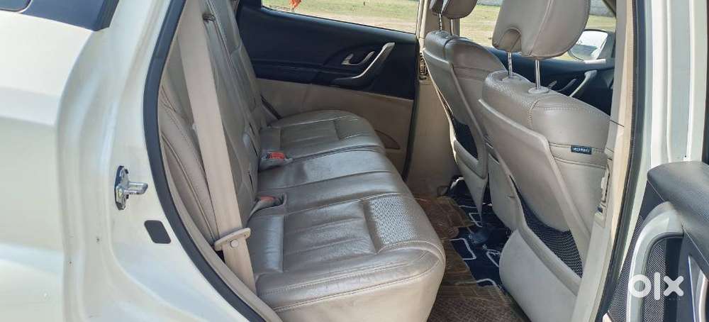 Mahindra Xuv500 2.2 W10, 2015, Diesel