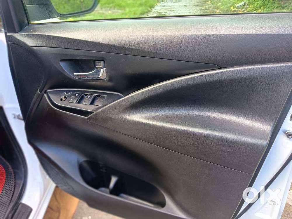 Toyota Innova Crysta 2.4 G Mt, 2021, Diesel