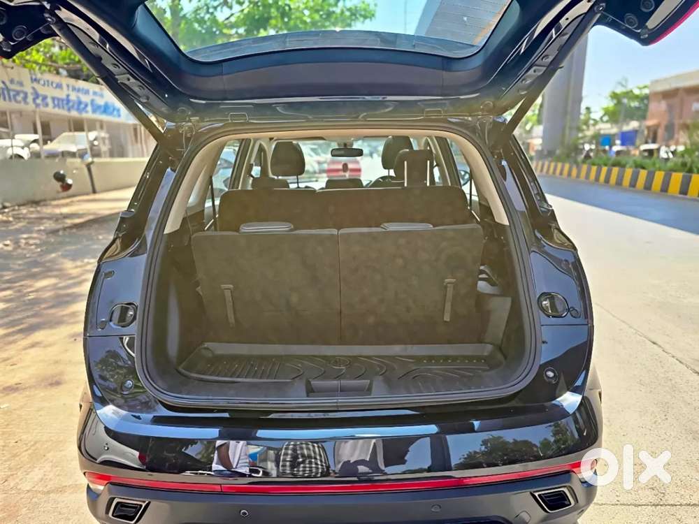Mg Hector Plus Sharp Pro Blackstorm 1.5 Turbo Petrol Cvt 7 Str, 2024..