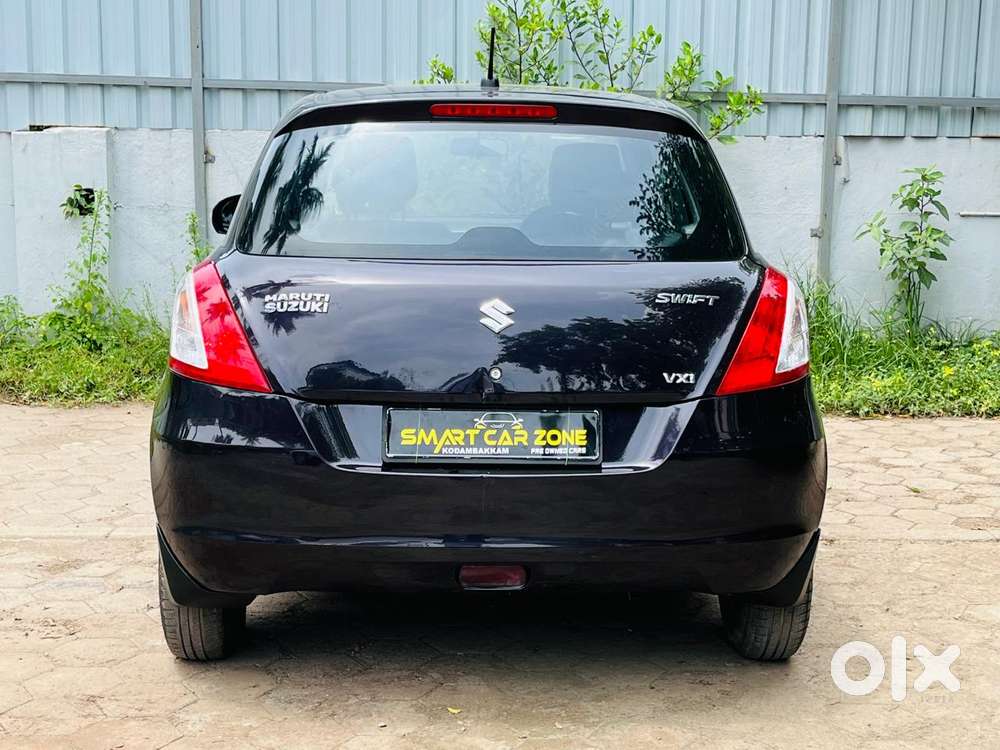 Maruti Suzuki Swift Vxi + Manual, 2017, Petrol