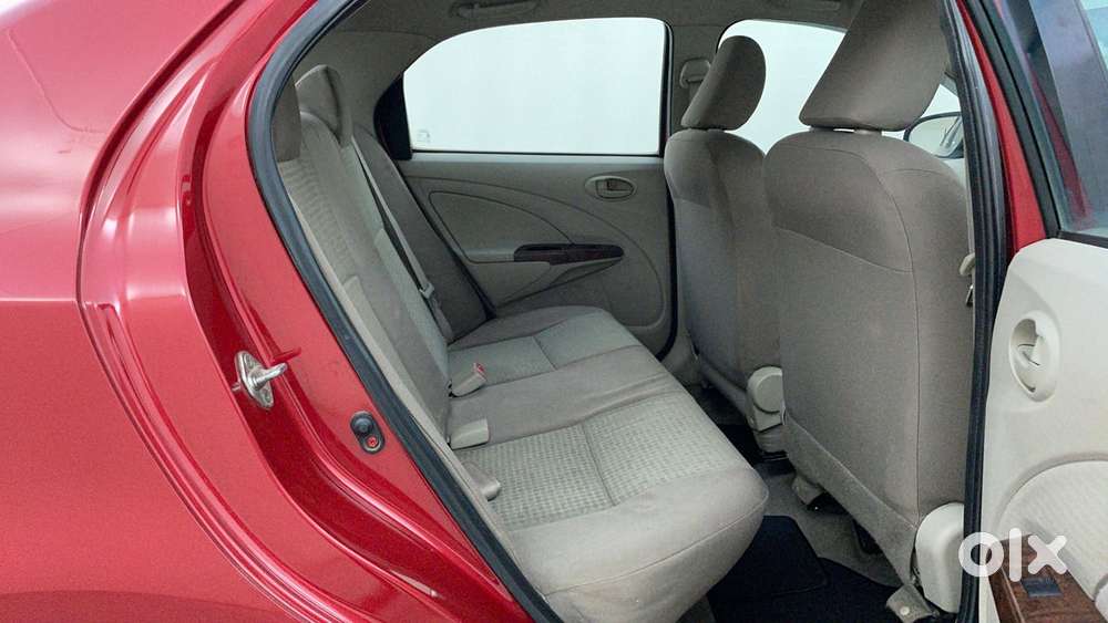 Toyota Etios V, 2013, Petrol