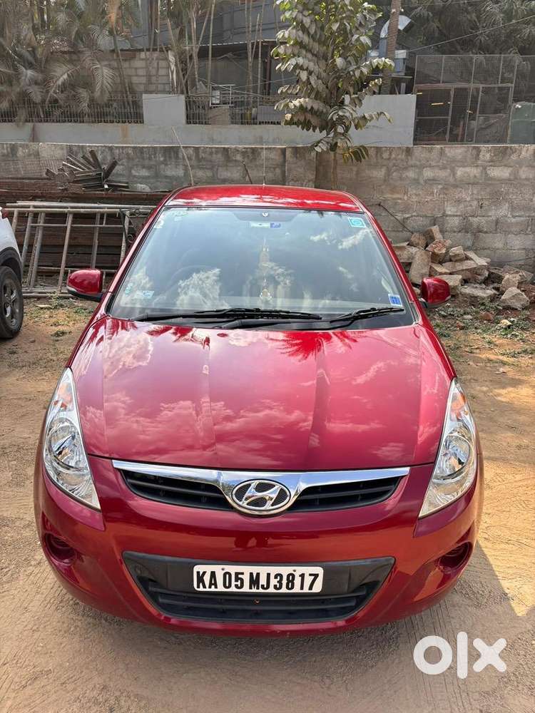 Well Maintained Less Driven I20 For Sale Direct Owner