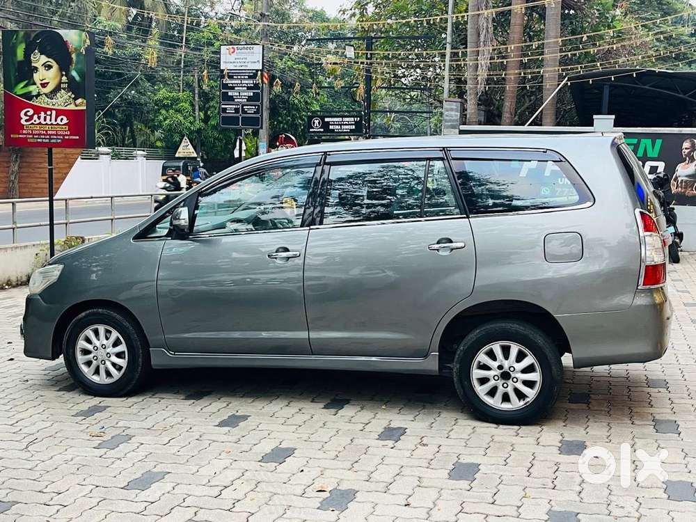 Toyota Innova 2.5 V 7seater Crysta Edition, 2014, Diesel