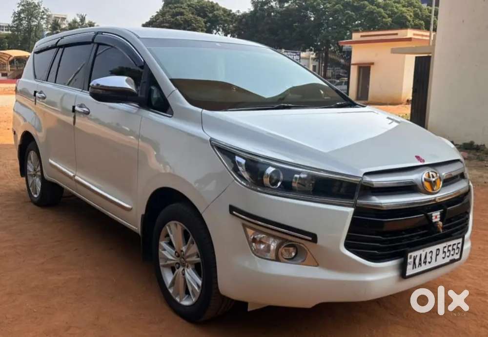 Toyota Innova Crysta 2019 Diesel 270000 Km Driven