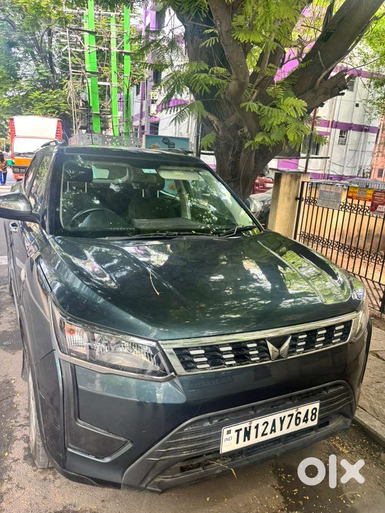 Mahindra Xuv300 2023 Petrol Well Maintained