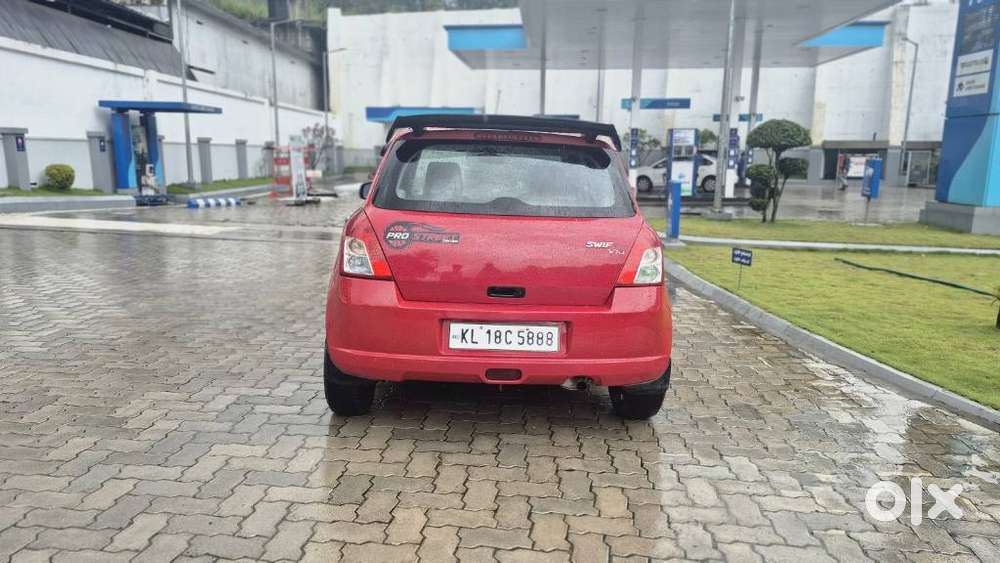 Maruti Suzuki Swift Vxi Bsiii, 2006, Petrol