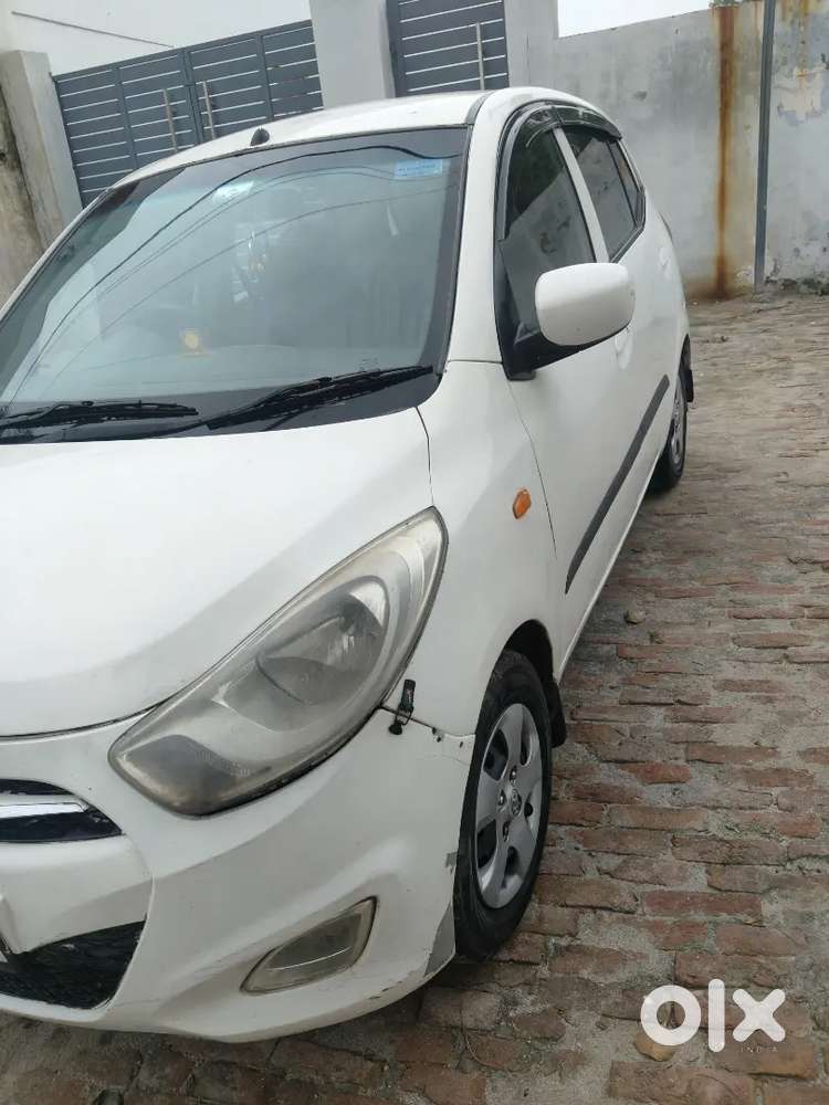 Hyundai I10 2015 Variant Offered
