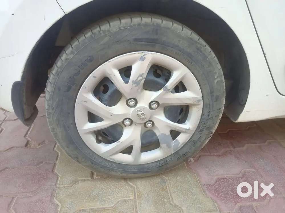 Mene Ertiga Le Li H Bus Isiliye Niklna H